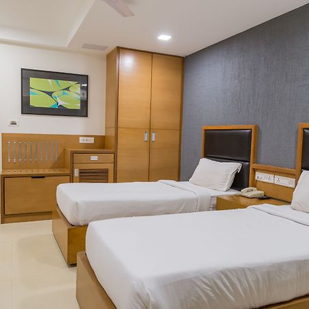 The Silver Leaf Hotel Amhedabad Dış mekan fotoğraf