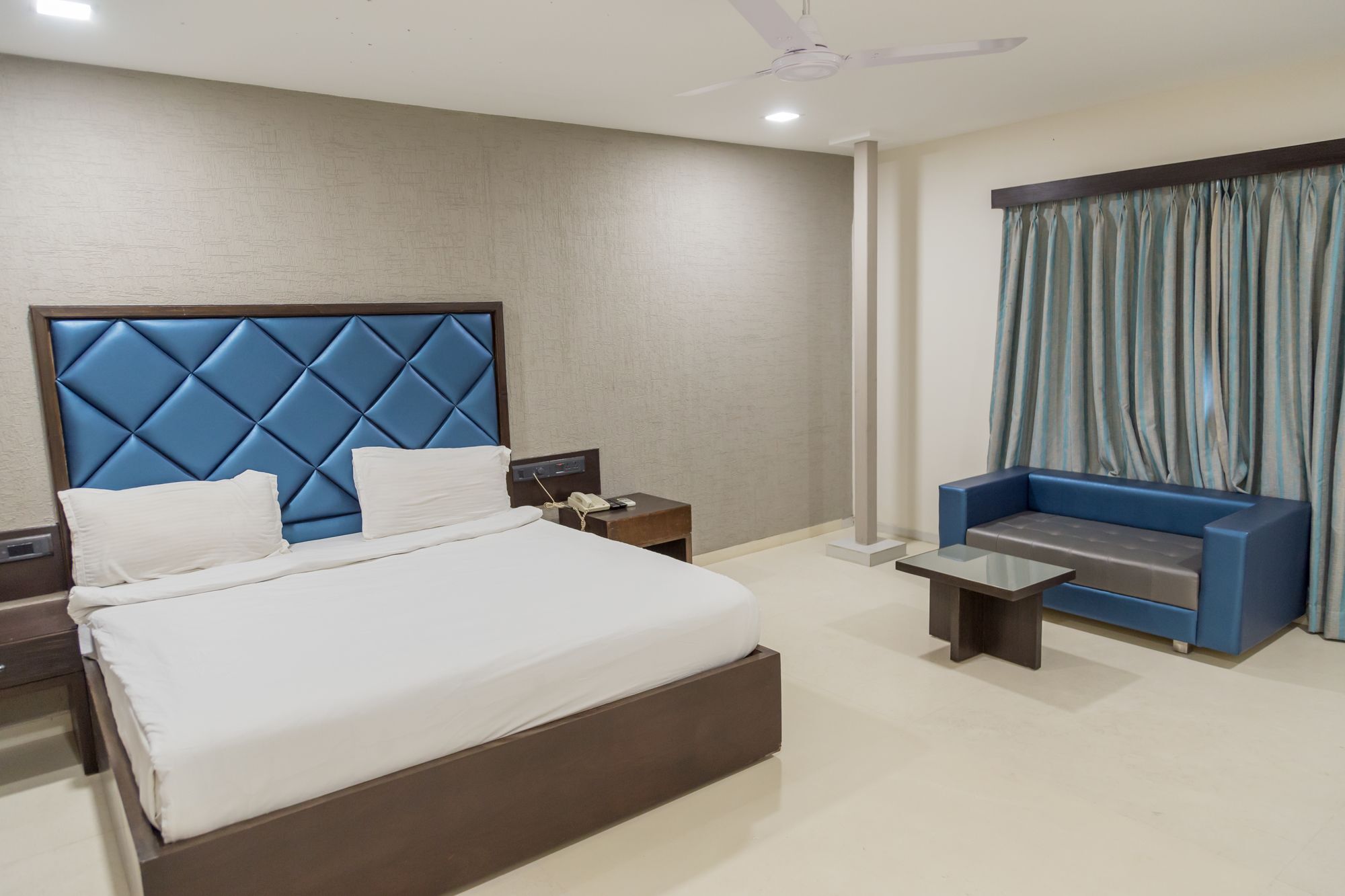 The Silver Leaf Hotel Amhedabad Dış mekan fotoğraf